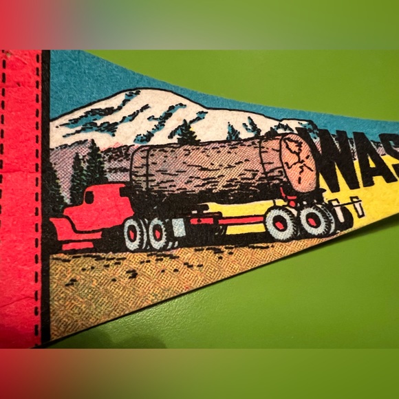 Vintage WASHINGTON forestry  log truck felt souvenir pennant banner flag 70s - Picture 2 of 4